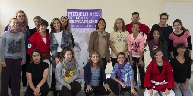 Veinte mujeres completan el curso de autoprotección femenina de Pozuelo