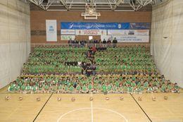 La foto de familia reunió a más de 350 jugadores del Club de Baloncesto