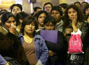 Los servicios de atención a inmigrantes amplían sus horarios y efectivos