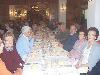 Nuestros mayores disfrutaron de un almuerzo navideño en Segovia