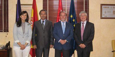 El alcalde firma un convenio con la Fundación Laboral de la Construcción de Madrid