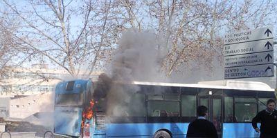 Arde un autobús en Pozuelo de Alarcón (Sucesos)