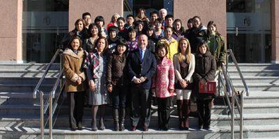 Pozuelo recibe a 15 escolares de China
