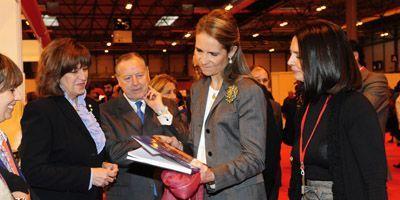 La Infanta Elena visita la VI Feria de Empleo de Formación Profesional