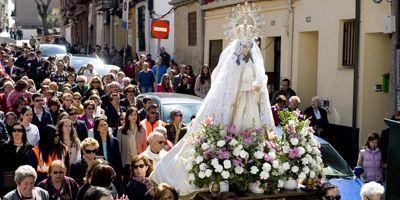 Pozuelo celebró la misa y procesión del Domingo de Pascua