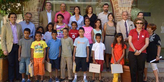 Paloma Adrados recibe a los niños saharais que pasarán sus vacaciones en Pozuelo