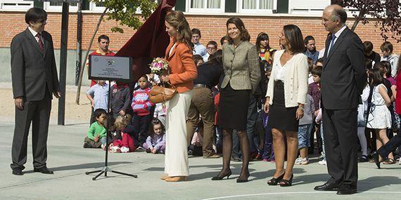 La Infanta Elena asiste a un acto conmemorativo en el colegio de Pozuelo  que lleva su nombre
