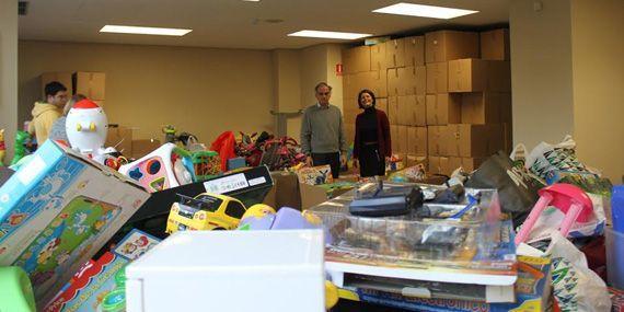 El "duende" de la Navidad de Pozuelo ya acumula 300 cajas de juguetes