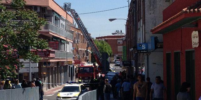 Los bomberos sofocan un incendio en una vivienda de la calle Sagunto de Pozuelo