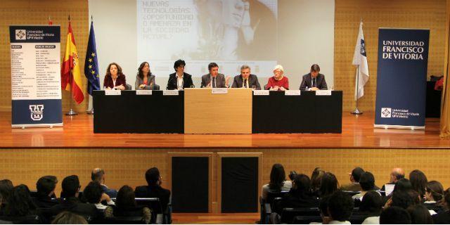 Siete colegios de Pozuelo participaron en el IV Torneo Intermunicipal de Debate