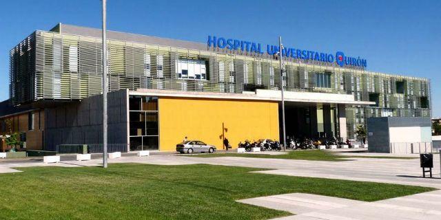 Un hombre muere a 50 metros de las puertas del Hospital Quirón en Nochebuena 