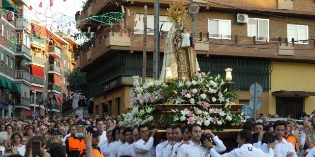 La Virgen del Carmen recorrió en andas las calles de La Estación 