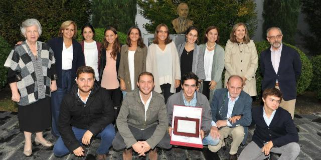 La familia Echegaray Maldonado recibe el Premio Javier Ulecia 2016