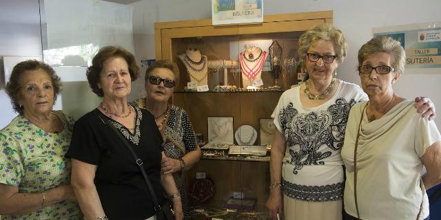 Los mayores de Pozuelo exponen sus obras en el CMM Padre Vallet