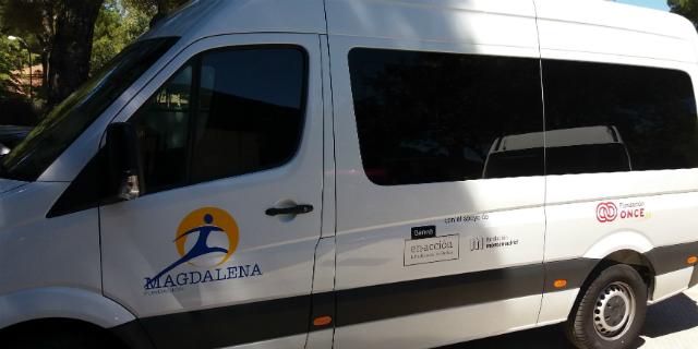 La Fundación Magdalena presenta su nuevo vehículo para personas con movilidad reducida