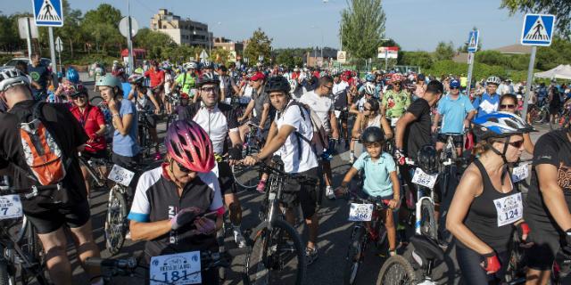 Más de mil personas participaron en el cuarenta aniversario de la Fiesta de la Bicicleta de Pozuelo de Alarcón