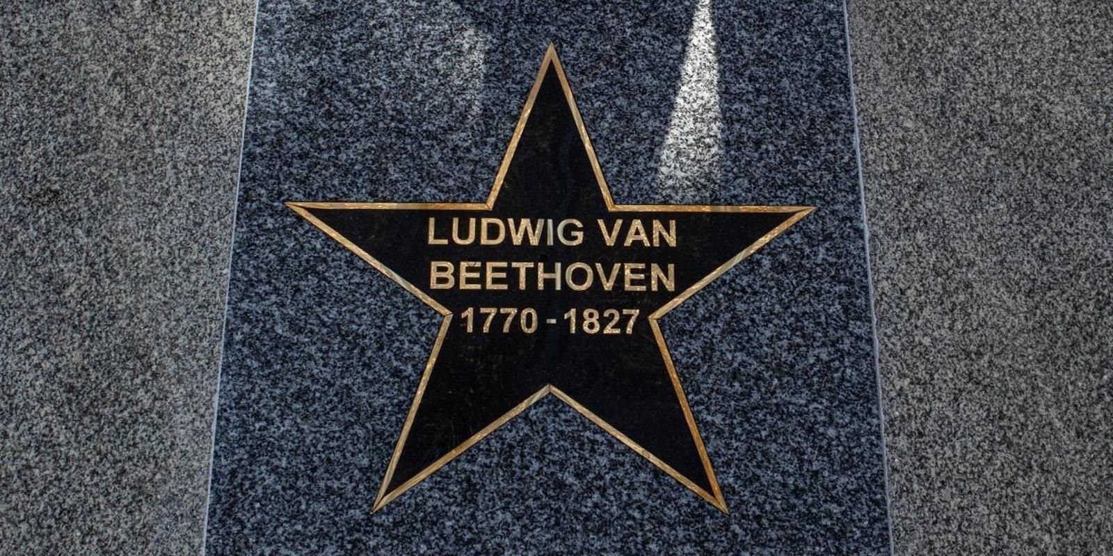 Beethoven es la nueva estrella del Paseo de la Fama de la Escuela Municipal de Música y Danza