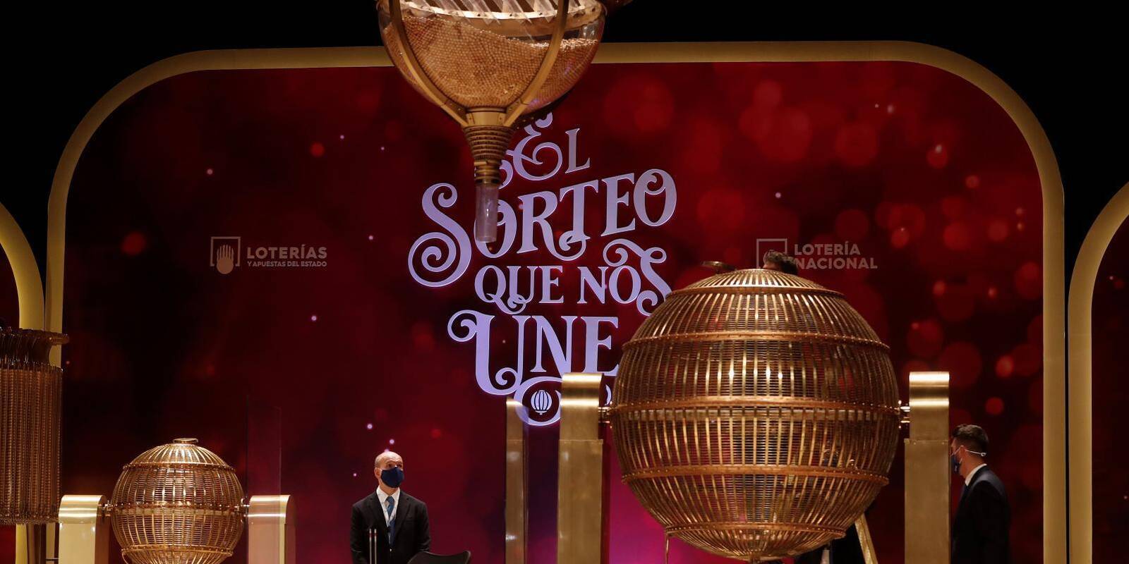 El 86.986, uno de los quintos premios, reparte suerte en Pozuelo de Alarcón