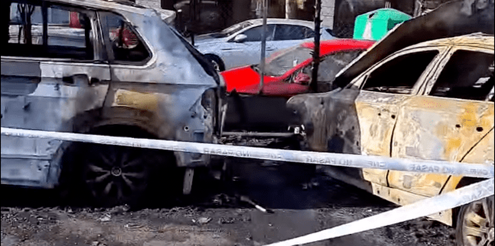 La Policía Municipal investiga dos incendios en las calles Tahona e Isidro Gómez que han ocasionado graves destrozos