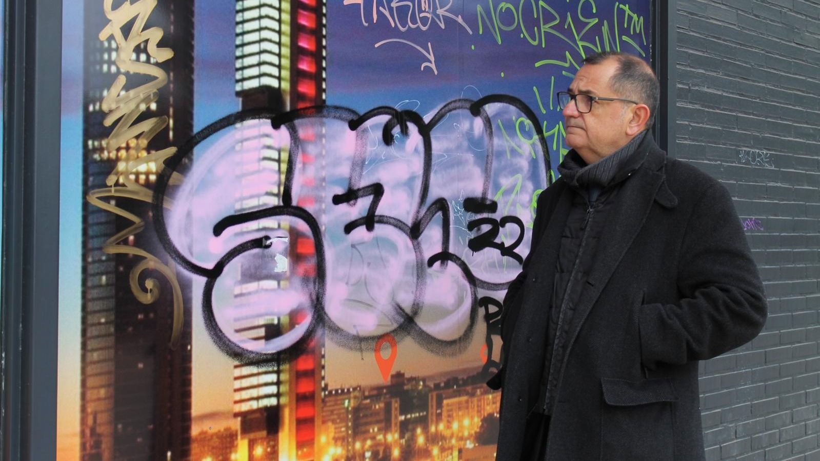 Vox denuncia vandalismo grafitero contra los negocios de Pozuelo