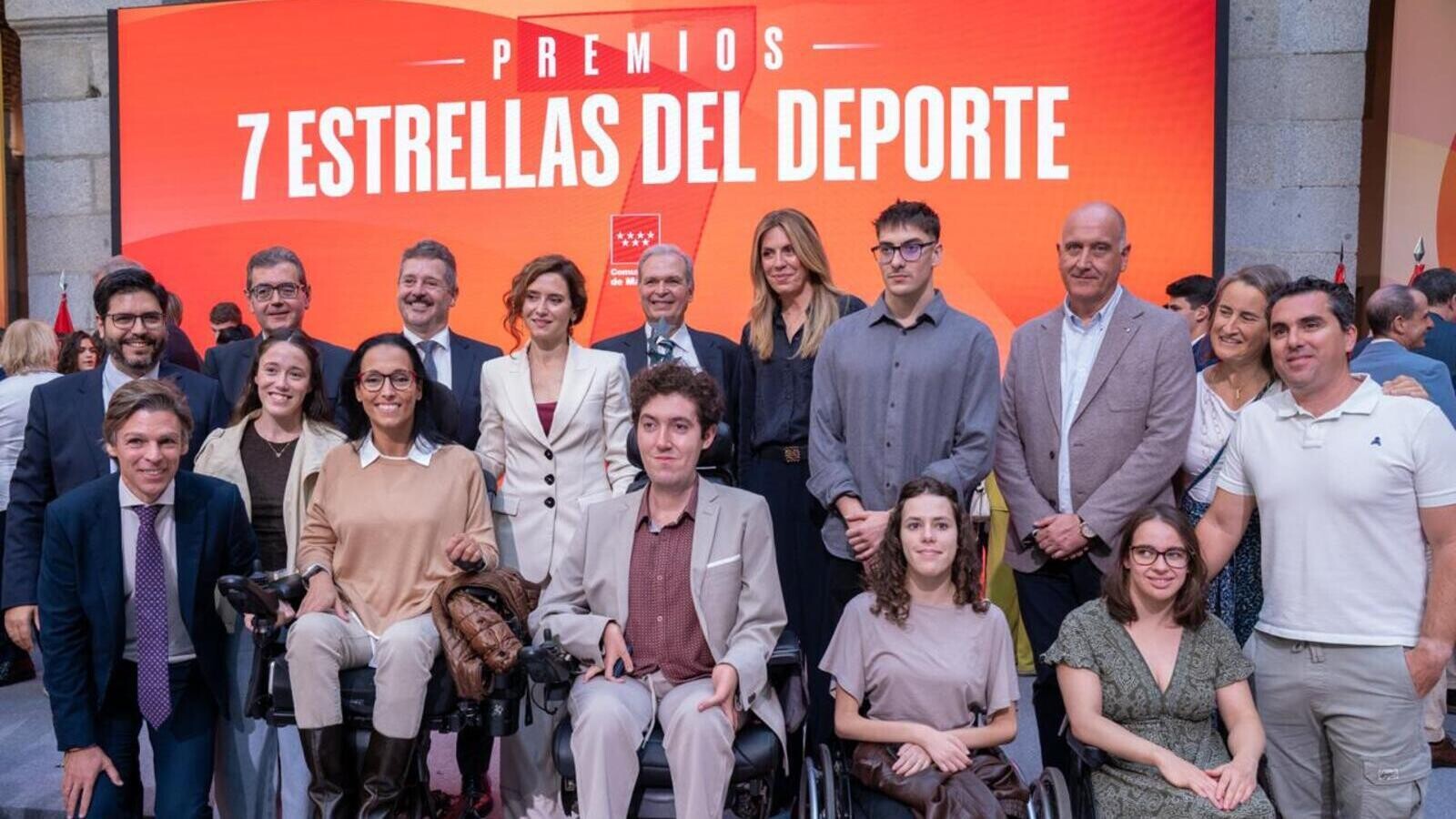 El Club de Natación Pozuelo recibe el Premio Siete Estrellas