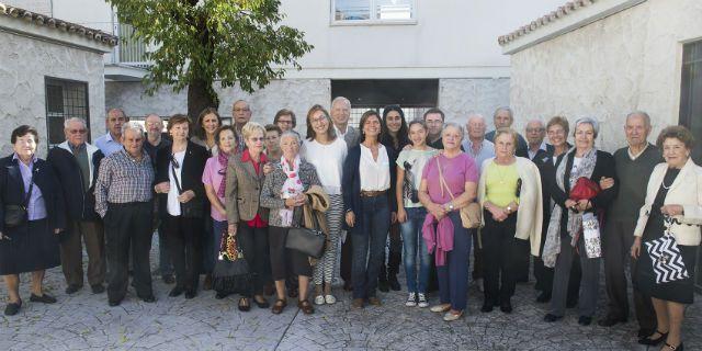 Homenaje a los voluntarios fallecidos de los centros de mayores de Pozuelo