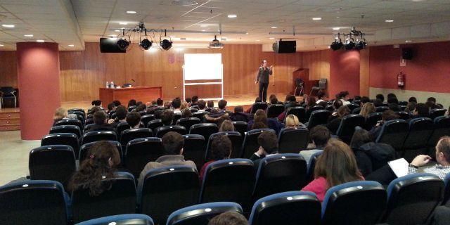 Más de cien alumnos de Pozuelo participan en el III Torneo Intermunicipal de Debate Escolar