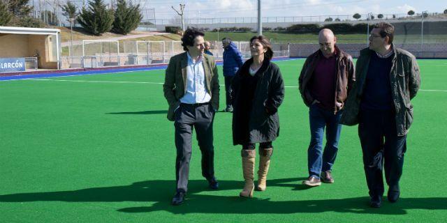 El campo de hockey del Valle de las Cañas tiene nuevo césped artificial