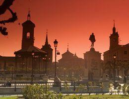 37 mayores han visitado Alcalá de Henares gracias a RENFE