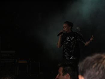 Shaila Dúrcal emocionó a unos y animó a otros en el primer concierto de la Consolación