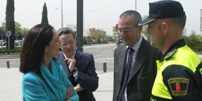 Adrados visita las instalaciones de la Policía Municipal de Pozuelo