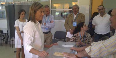 Ana Mato ha votado en el colegio Everest