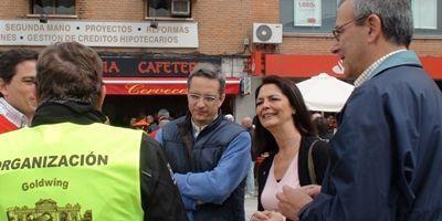 Adrados visita la Plaza Padre Vallet comprometida con el impulso del comercio