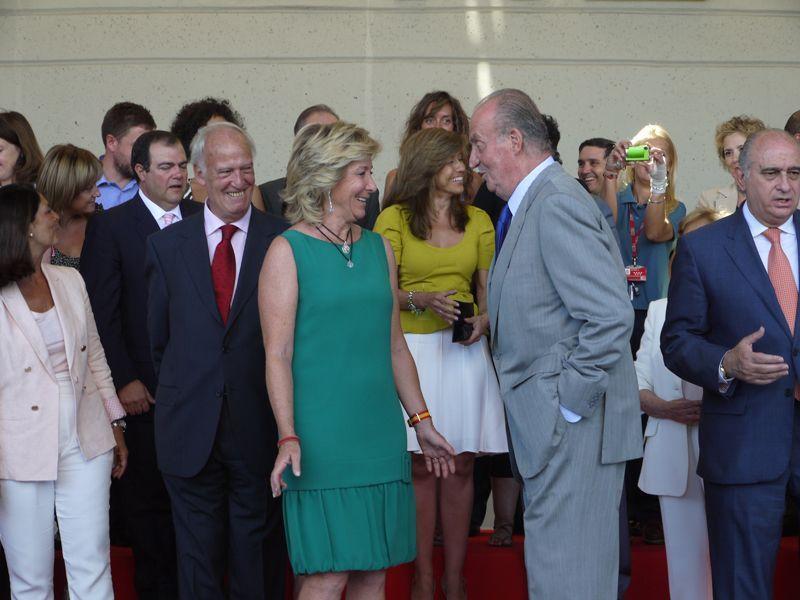 120823 visita rey juan carlos 112 madrid esperanza aguirre Paloma Adrados 15