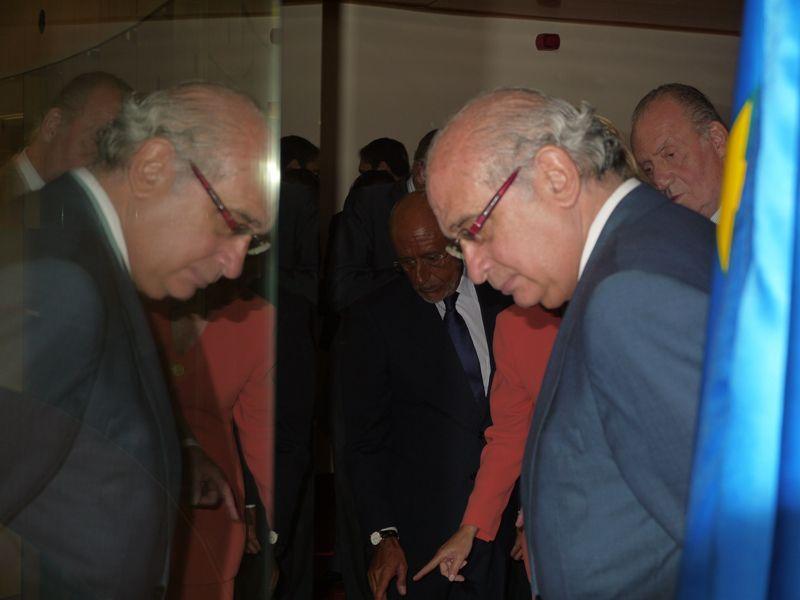 120823 visita rey juan carlos 112 madrid esperanza aguirre Paloma Adrados 3