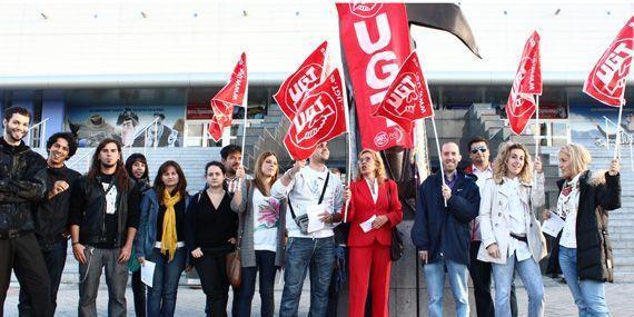 Concentración en protesta por las nuevas medidas adoptadas en la empresa Kinépolis