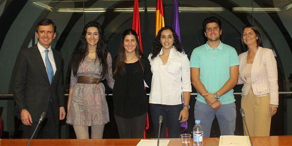 Cuatro jóvenes de Pozuelo reciben una beca para estudiar en la UFV