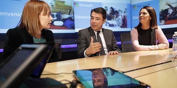 Ignacio González visita la sede de Microsoft, ubicada en Pozuelo de Alarcón