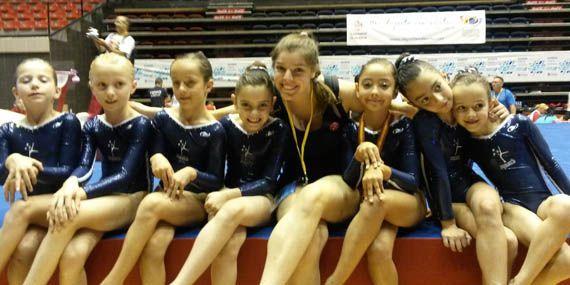 El equipo alevín de gimnasia artística de Pozuelo, campeonas de España