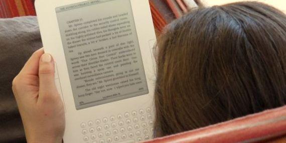 Las bibliotecas de Pozuelo prestan una media de 325 'eBooks' al mes