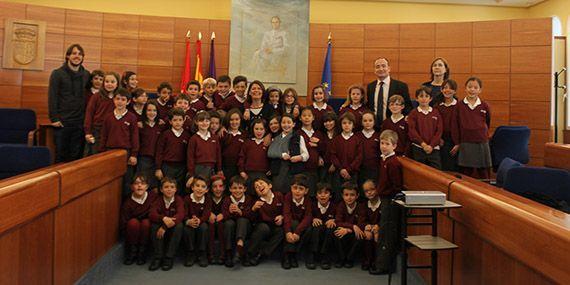 Alumnos del colegio Alarcón visitan el Ayuntamiento