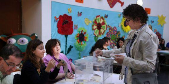 Izquierda Unida celebra un debate sobre las Elecciones Europeas