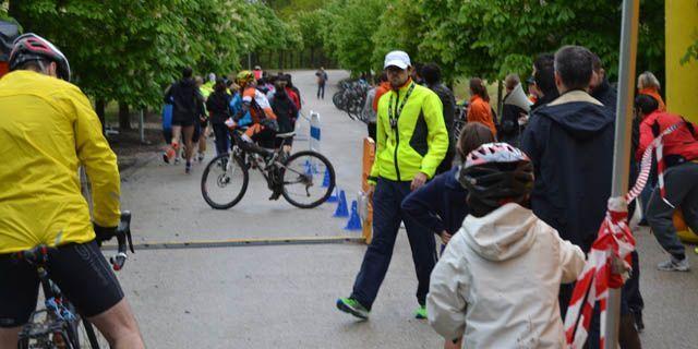 Bici al Cubo pasado por agua en el Parque Adolfo Suárez