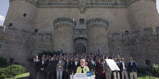 Paloma Adrados se hace la foto con el resto de candidatos a Alcalde del PP