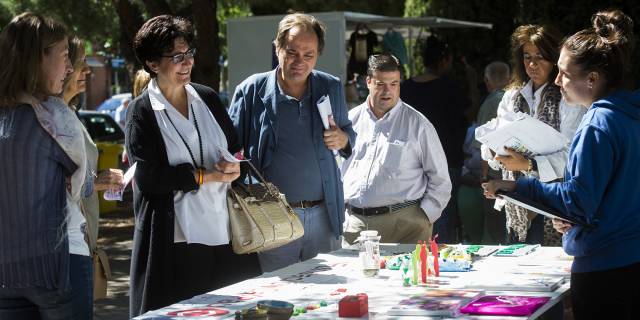 La alcaldesa visita la Feria de Asociaciones de Pozuelo