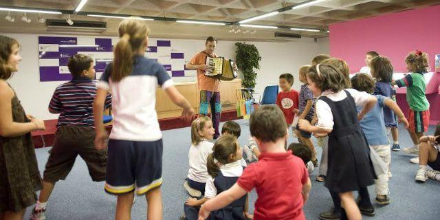 Cuentos en inglés, francés y español para niños en las bibliotecas municipales de Pozuelo 