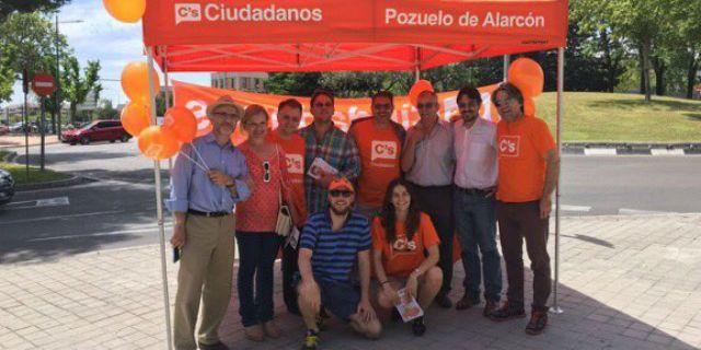 Paloma Adrados obliga a retirar una carpa informativa de Ciudadanos Pozuelo