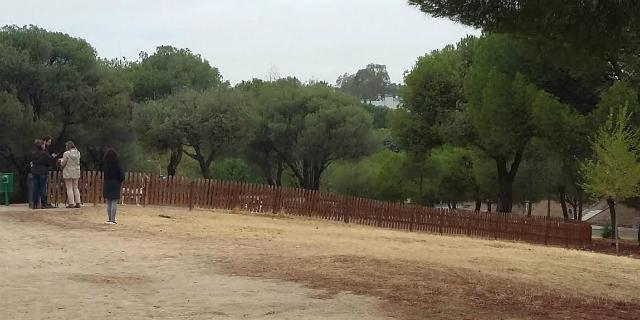 El PSOE pide más parques caninos en el municipio