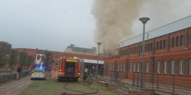 Incendio en el polideportivo El Torreón de Pozuelo