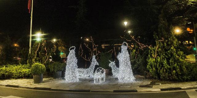 Pozuelo estrena un Nacimiento callejero  en la Plaza de la Constitución